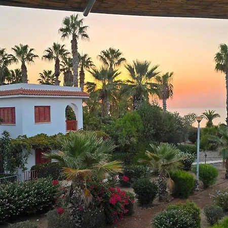 Barefoot House Larnaca