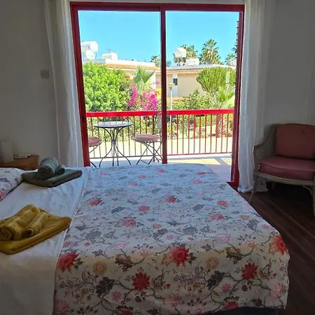 Barefoot House Larnaca