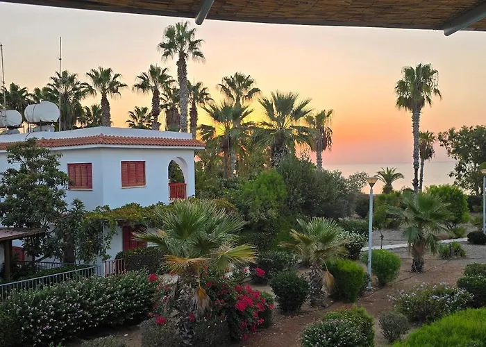 Barefoot House لارنكا