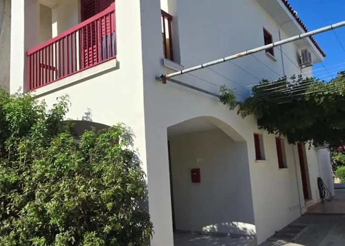 بيت للعطل Barefoot House لارنكا