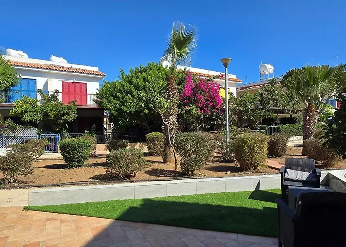 Barefoot House بيت للعطل لارنكا