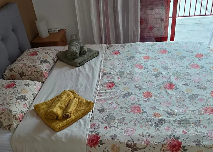 Barefoot House بيت للعطل *