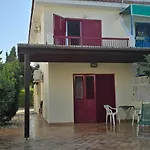 Barefoot House Дом отдыха Ларнака