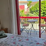 Barefoot House Дом отдыха Ларнака