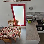 別荘 Barefoot House ラルナカ
