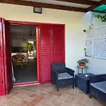 Barefoot House * Ларнака