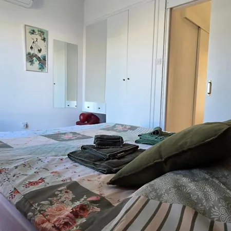 Barefoot House