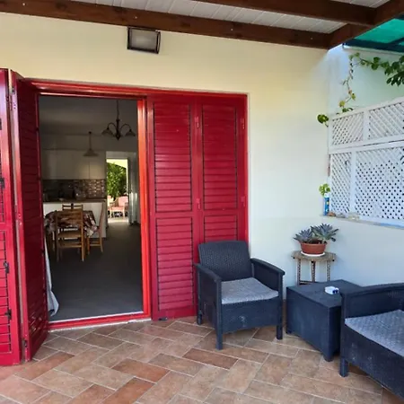 Barefoot House * Ларнака
